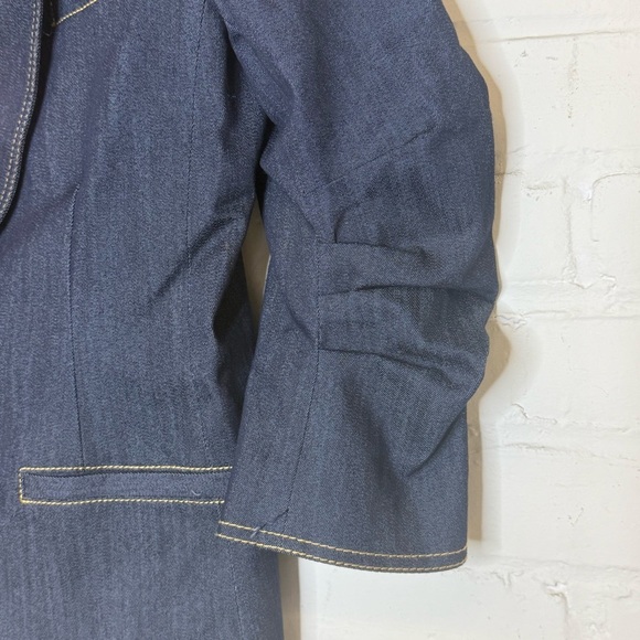NWT Cinq à Sept Khloe Embellished Denim Jacket Blazer Size 2 - Picture 4 of 11